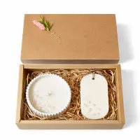 Set cadou „Cuart Roz” – lumânare din soia în vas jesmonite + odorizant dulap - Zambilă & Iasomie