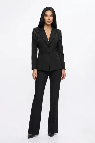 Compleu de dama format din 2 piese cu pantaloni conici si sacou cu model deosebit