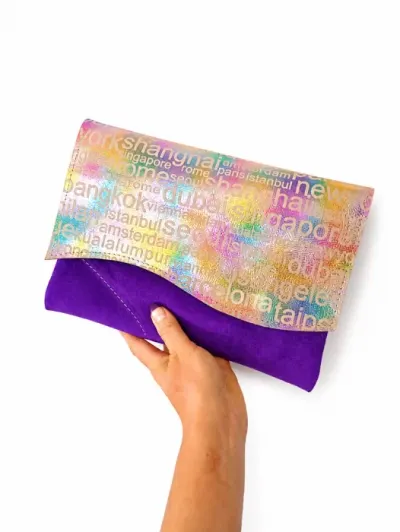 Plic mov handmade din piele naturala , cu nume de orase inscriptionate