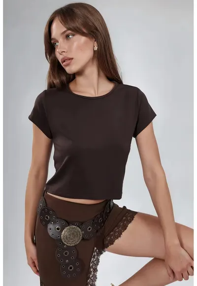Tricou dama - slim fit - scurt - maro cafea - poliamida cu elastan