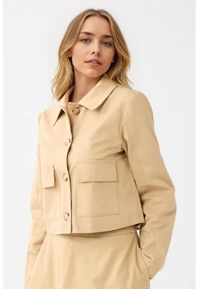 Jacheta crop cu buzunare cu clapa - Maro camel
