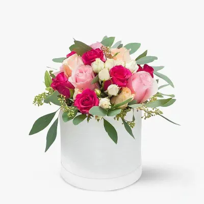 Cutie cu nuante delicate de roz