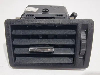 Grila ventilatie dreapta fata 3M51-R018B08-AGW Ford Kuga (2008-2012)