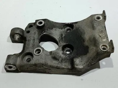 Suport compresor AV2Q-8D611-AB Ford Focus 3 (2011-2015) 1.6 tdci T1DB 115 cp
