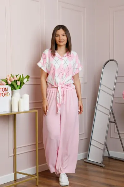 Compleu dama roz pastel cu pantaloni largi si bluza cu nod Candice