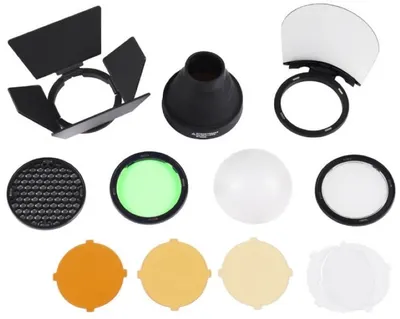 Un set de accesorii Godox - AK-R1, pentru AD200