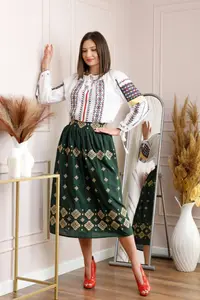 Fusta traditionala verde cu broderie florala aurie Ramona 02