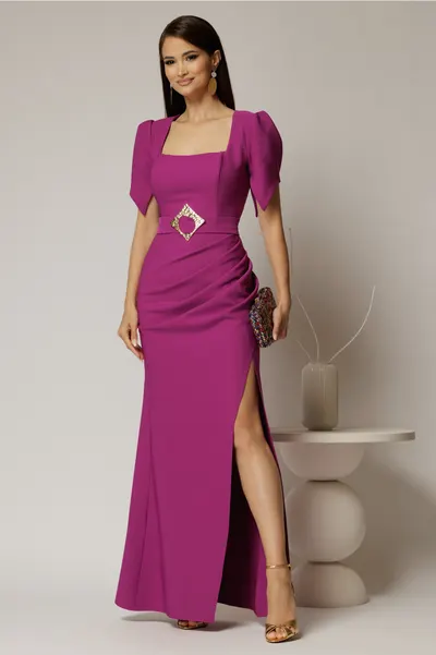 Rochie lunga magenta de seara cu decolteu patrat si maneci scurte