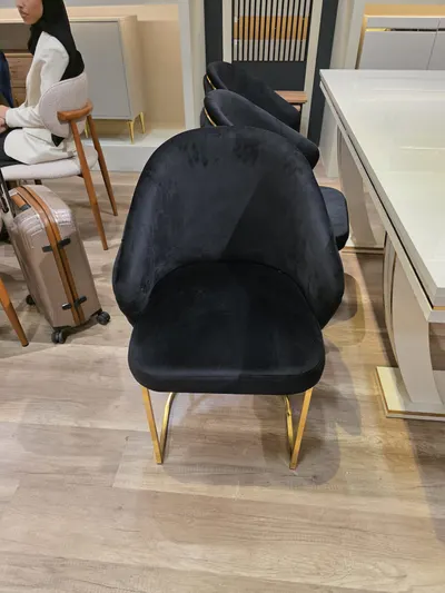 Scaun Dining Lux Velvet Negru cu Picioare Aurii personalizabil pe culori