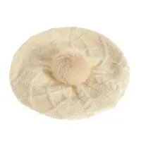 Caciula crem cu model tricotat si mot