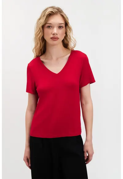 Tricou cu model geometric - Rosu vermillion