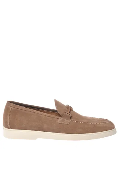 Pantofi loafer de piele intoarsa cu monograma metalica - Bej