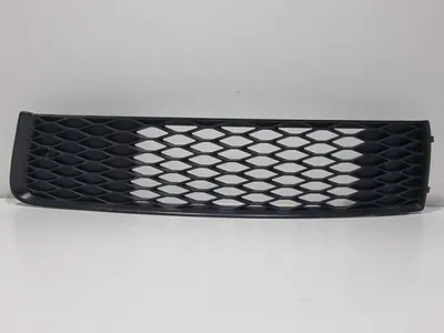 Grila inferioara stanga bara fata s-line 4L0807697B Audi Q7 facelift (2010-2015) [4L]