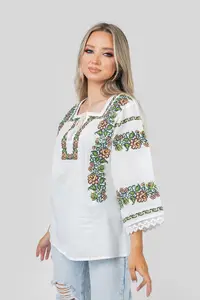 Bluza alba cu motiv floral multicolor Dalia 01