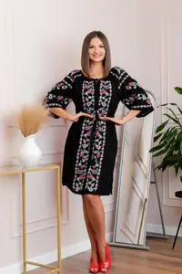 Rochie traditionala neagra cu motiv floral multicolor Gisela 01