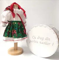 Set Botez Traditional a, Costum Traditional Fetite Verde- 2 piese costumas si cutie botez