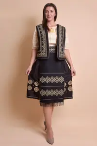 Catrinta traditionala neagra cu broderie geometrica crem Ana