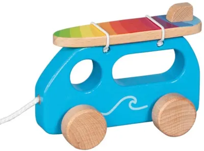 Jucărie pentru tragere din lemn Goki - Van cu placa de surf