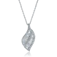 Lant cu pandantiv din aur alb cu diamante baguette si rotunde de 0.85ct