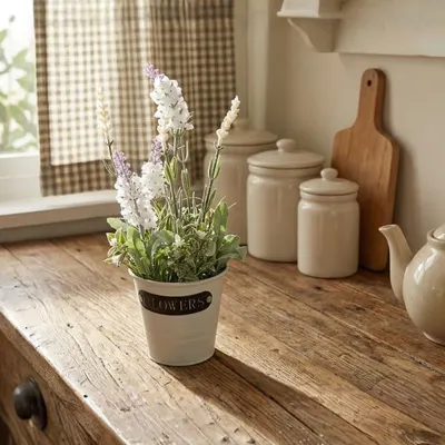 Plantă artificială în ghiveci, lavandă, dimensiuni 28x9 cm, culoare alb