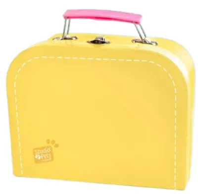 Cutie pentru jucării de pluș Studio Pets - Cu pașaport, 23 cm, galben