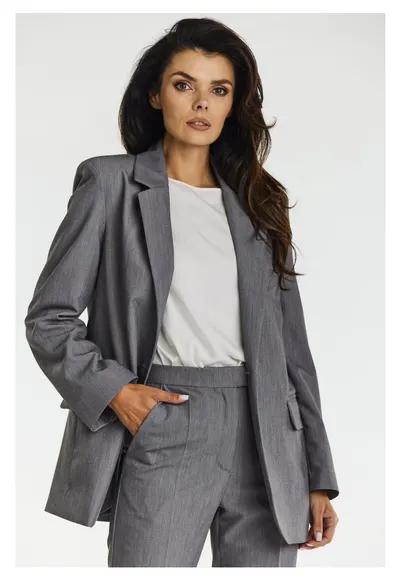 Sacou Elegant Lejer De Dama - Marimea M - Gri - Design Minimalist Clasic - Material Premium Cu Viscoza - Croiala Casual Confortabila Prevazuta Cu Buzunare Cu Clape Si Inchidere Cu Un Nasture - Captuseala Cu Imprimeu Contrastant - Office Lux