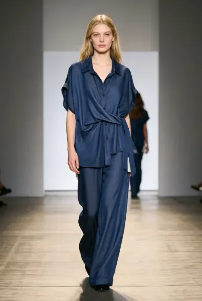 Compleu dama , camasa si pantaloni, croi lejer, elegant casual, din tencel, albastru jeans