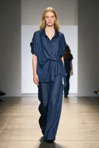 Compleu dama , camasa si pantaloni, croi lejer, elegant casual, din tencel, albastru jeans