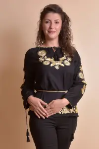 Bluza neagra cu motiv floral auriu Agnes 03