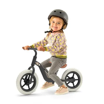 Bicicleta de echilibru, Chillafish Charlie Black, Usoara, Cu ghidon si sa reglabile, Greutate 2.5 Kg, Cu roti din spuma EVA, 10 inch, Pentru 18-48 luni
