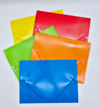 Mapă din Carton cu Elastic – Organizare Eficientă și Sigură