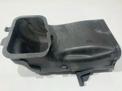 Deflector / tub admisie aer stanga 7577471 BMW Seria 5 (2010-2017) [F10] 2.0d n47 184 cp