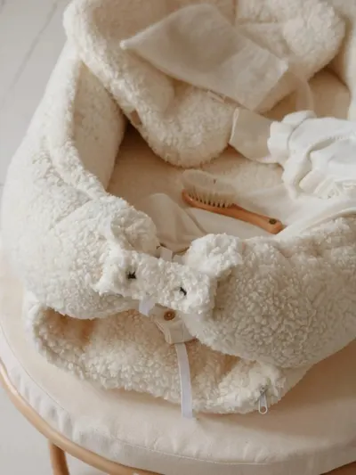 Suport de dormit babynest Premium din tesatura bucle Crem Teddy by BabyLy 80x50 cm