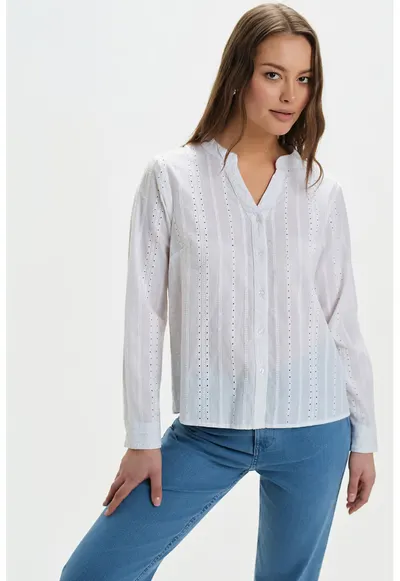 Camasa-tunica cu model cu broderie si perforatii - Alb