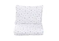 Set complet 7 piese lenjerie si aparatori patut 120x60 cm din bumbac model stelute mici bleu