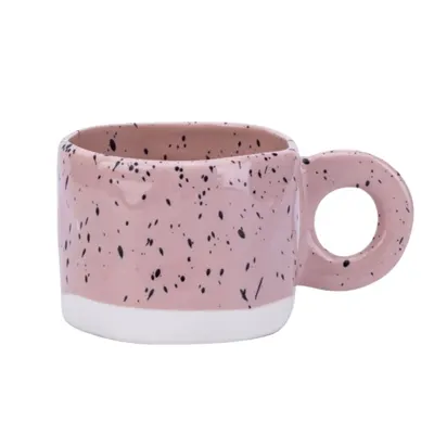 Cană ceramică, culoarea roz cu picățele, mâner rotund, 275 ml, design modern glazurat, CUP29