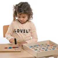 Joc educativ cu litere din lemn și ciocane