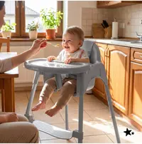 Scaun de masa pentru bebelusi Malplay Keri Grey, 2 in 1, prevazut cu tavita dubla detasabila, centuri de siguranta, suport reglabil pentru picioare