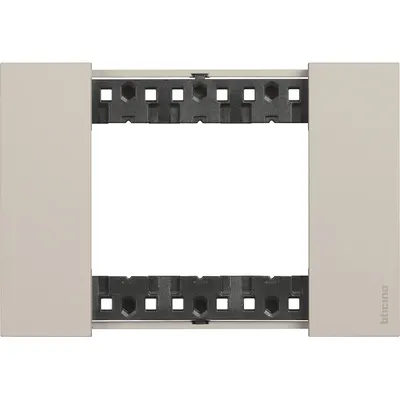 Rama ornament 3 module Bticino Living Now KA4803KM, nisip