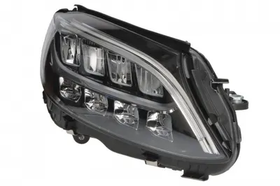 Far dreapta (LED, cu motor) potrivit MERCEDES C-KLASA W205 12.18-02.21