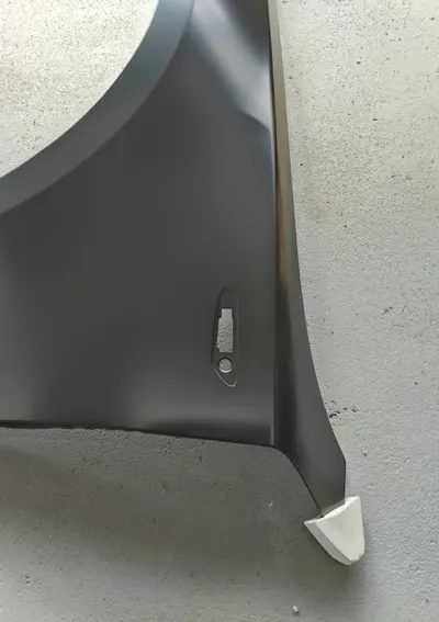Aripa Stanga (cu locas semnalizator) potrivit BMW 1 (E81), 1 (E82), 1 (E87), 1 (E88) 11.03- Resigilat