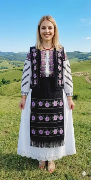 Costum Popular cu broderie traditionala Priscilla 2 ( o vesta si 2 fote )