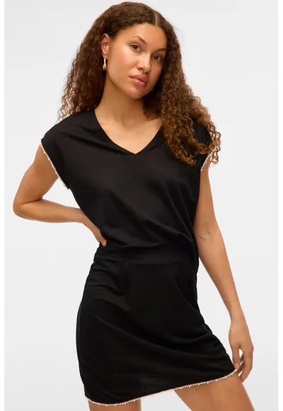 Tricou cu decolteu in V si maneci scurte - Negru