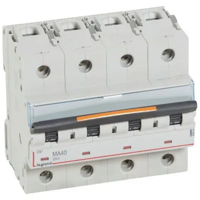 Disjunctor DX³ MA-4P-400V~-40A-25kA-magnetic simplu - 6M