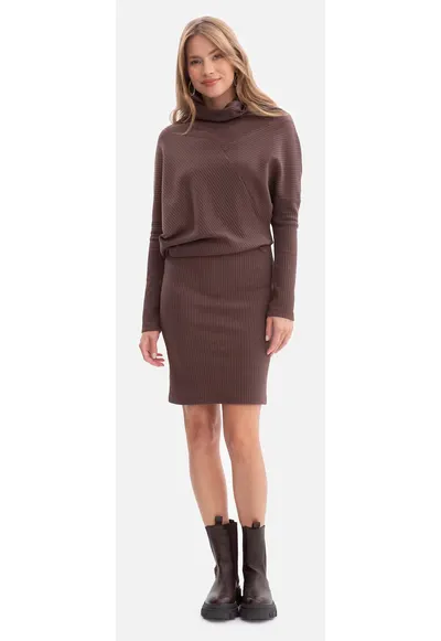 Rochie mini - B309 maro tricot - fara inchizatoare - top lejer - baza mulata - talie inalta - maneci lungi - cu guler - Maro