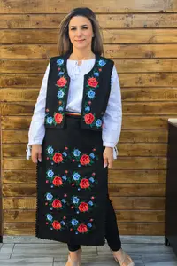 Costum Traditional Vesta si Fote Flori 3