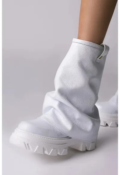 Bocanci Mooncrush piele bizonata alba cu manson Marime
